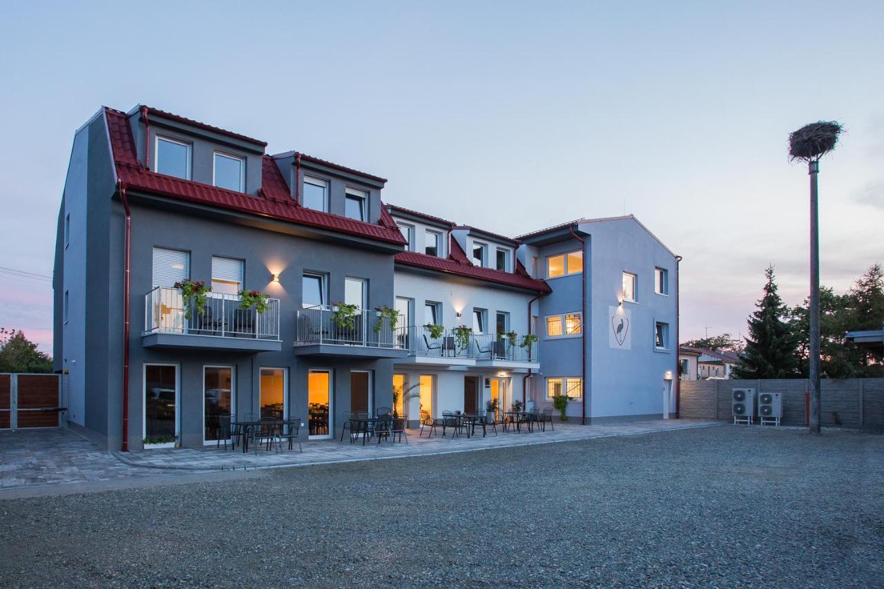 Penzion Cap Mikulov Exterior foto